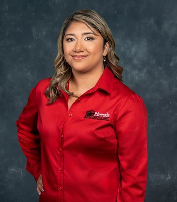 Portrait of Thelma Juarez, Sales Associate.